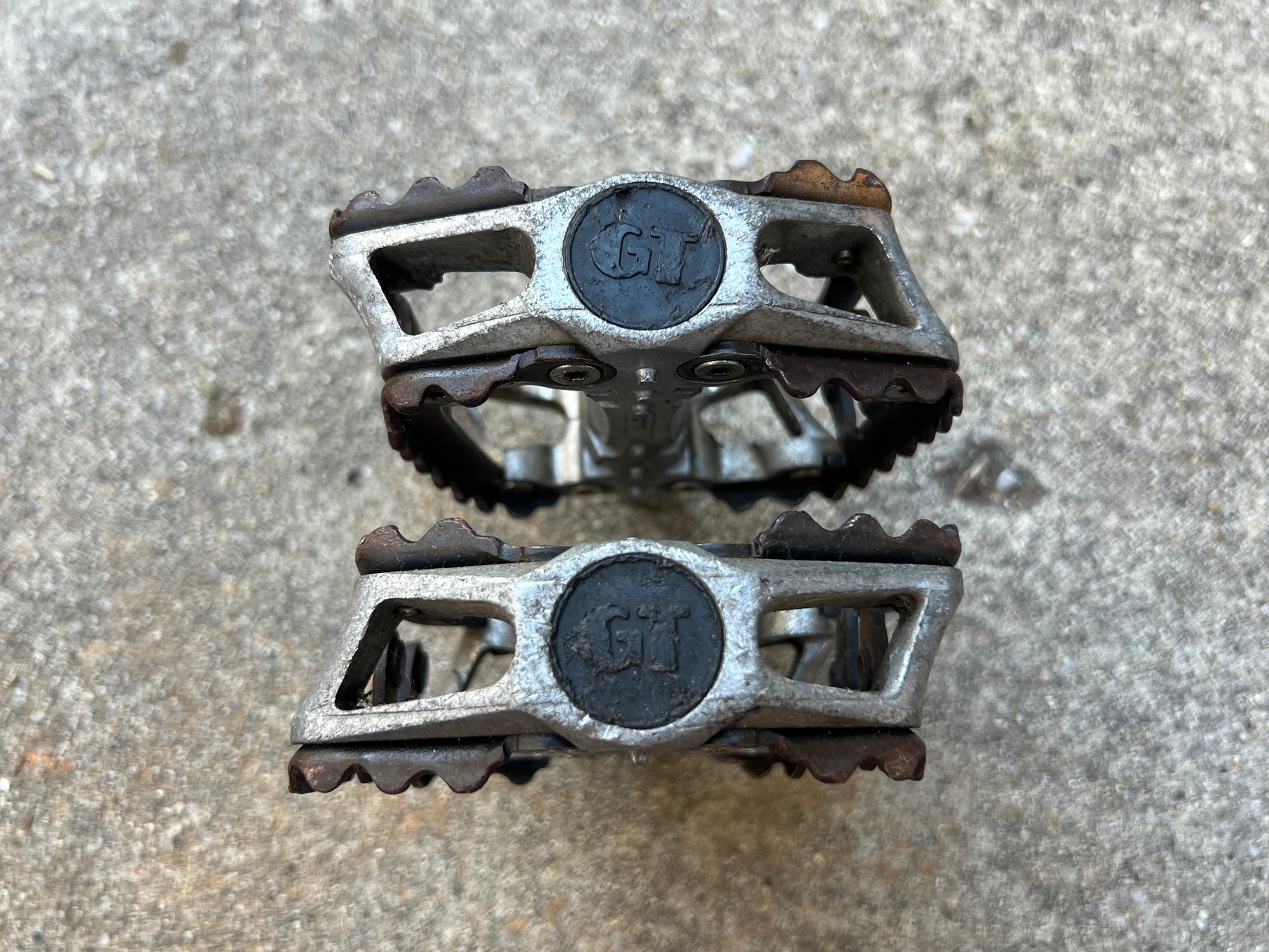 GT Pro Elite BMX Pedals 9/16” Vintage Silver Gray OG Platform