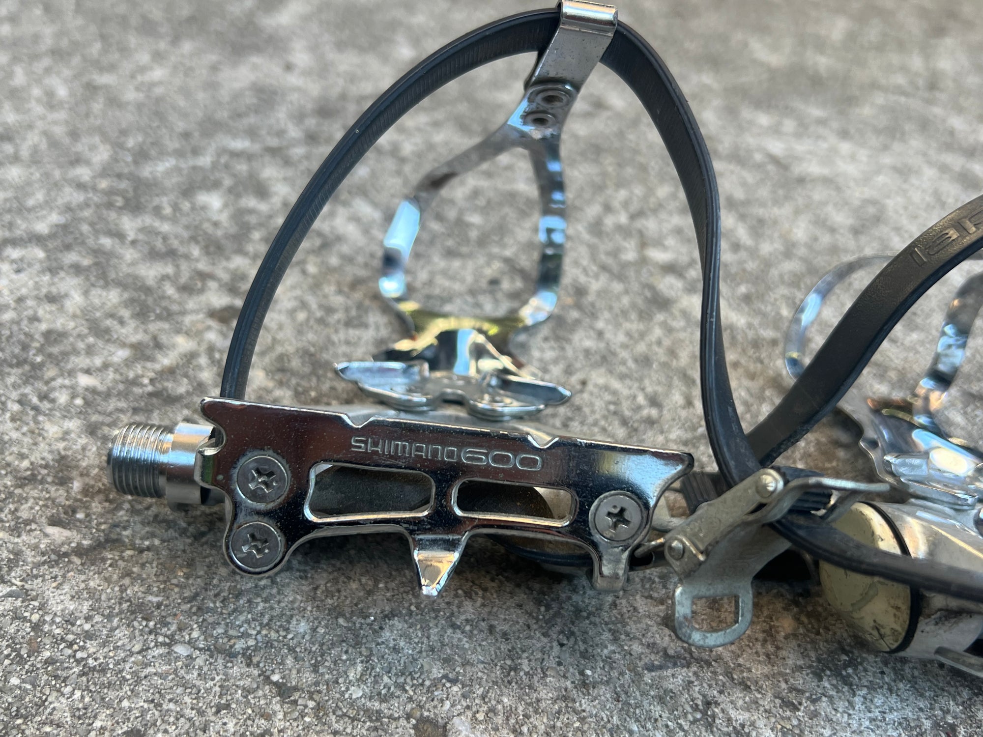 Shimano 600 PD-6207 Toe Clip Pedals Vintage Road Bike Touring Size M Retro