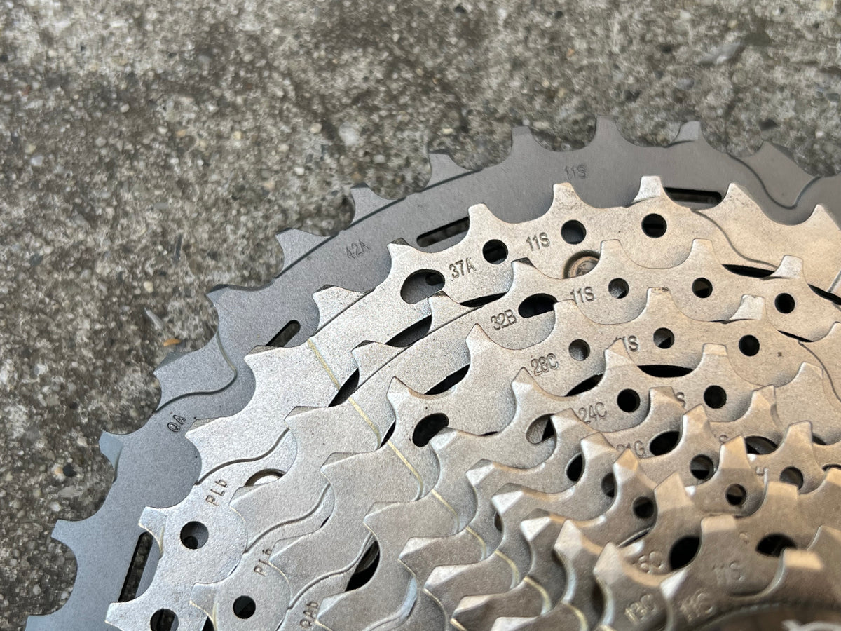 NEW Shimano Deore XT 11 Speed 11-42T CS-M8000 Cassette MTB Mountain Bike