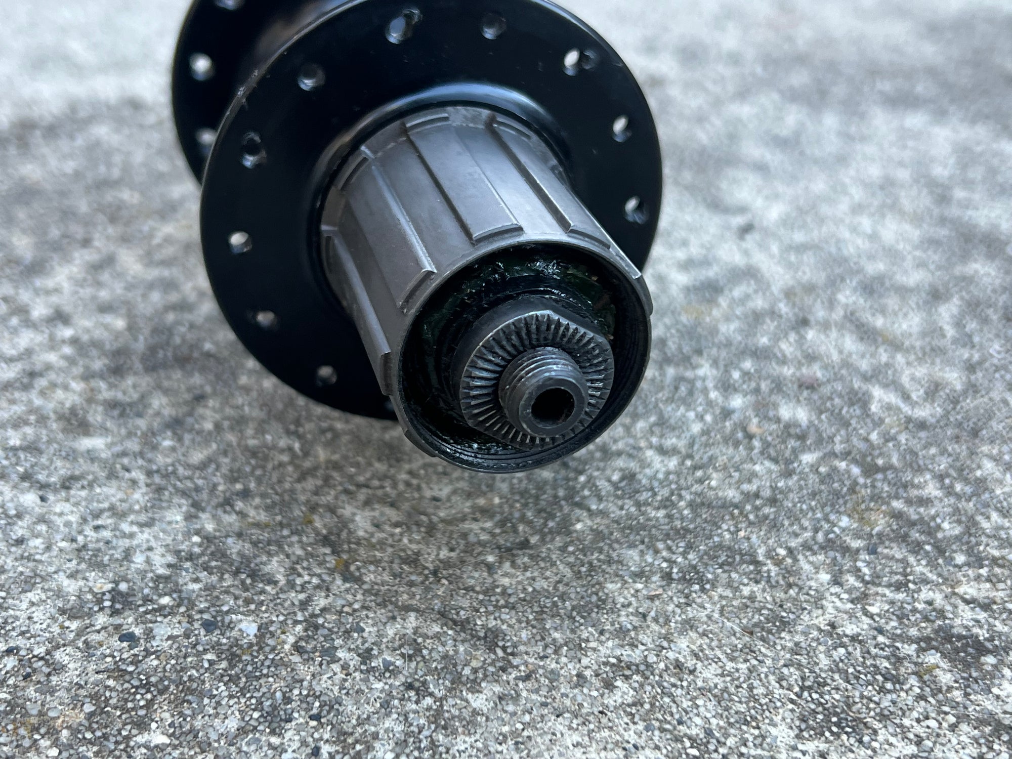 Used Bontrager Select Rear Hub 8/9/10 Speed 135mm 28H Hole 6 Bolt Disc MTB Black-Bicycle Bin