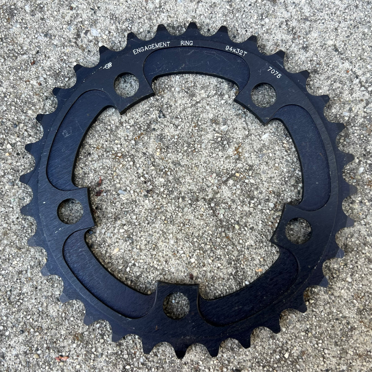NOS QBP 94 BCD 32T 5 Bolt Black Chainring Engagement Ring Vintage MTB